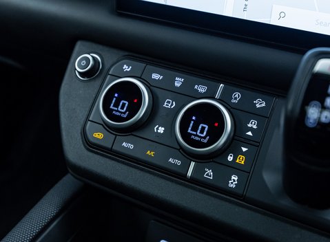Land Rover Defender 110 V8 CARPATHIAN EDITION 26