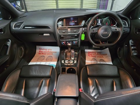 Audi RS4 4.2 FSI V8 S Tronic quattro Euro 5 5dr 25