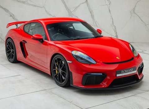 Porsche Cayman GT4 (718) 11