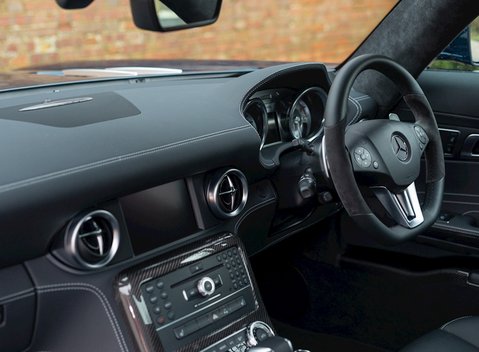 Mercedes-Benz SLS AMG 16