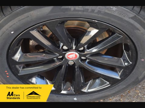 Jaguar F-Pace 2.0 F-PACE R-Sport AWD D 4WD 5dr 21