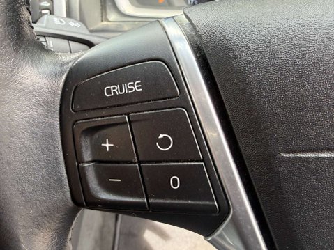Volvo V70 2.0 V70 SE Luxury D4 Auto 5dr 30