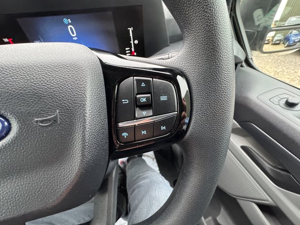Ford Transit Custom Crew Cab AUTO LWB L2H1 Trend 280 Air Con Sport Alloys Camera Sensors SELECT 20