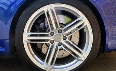 Audi RS6 Avant Plus 13