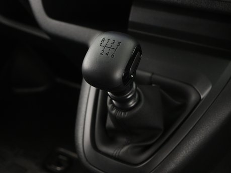 Citroen Dispatch M 1.5 BlueHDi 120ps Driver 19