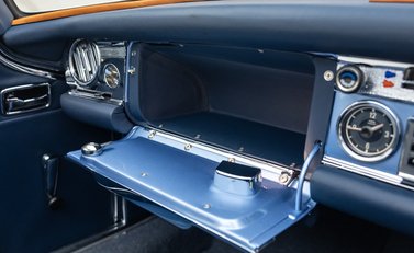 Mercedes-Benz 280 SL W113 Pagoda 23