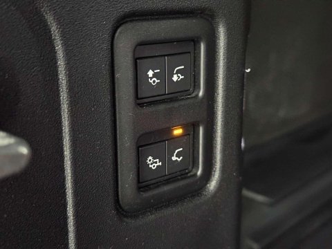 Land Rover Defender 3.0 P400 MHEV X SUV 5dr Petrol Auto 4WD Euro 6 (s/s) (400 ps) 59