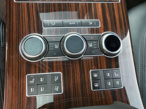Land Rover Range Rover 3.0h SDV6 Autobiography Auto 4WD Euro 5 (s/s) 5dr 38
