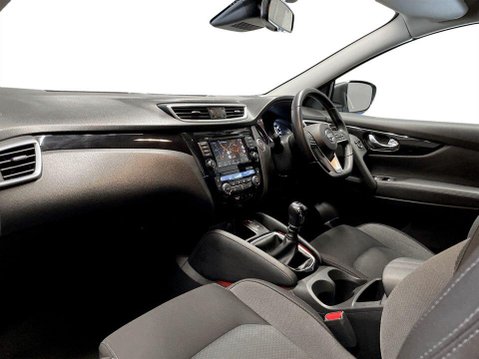 Nissan Qashqai 1.3 DIG-T N-Connecta SUV 5dr Petrol Manual Euro 6 (s/s) (140 ps) 15