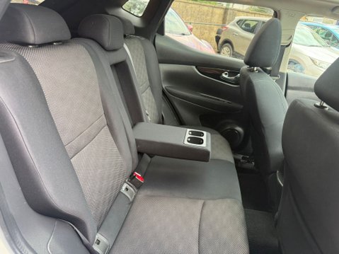 Nissan Qashqai 1.2 DIG-T Acenta Premium SUV 5dr Petrol Manual 2WD 24