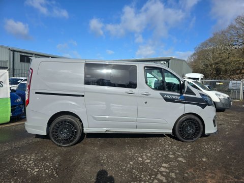 Ford Transit Custom 320 LIMITED DCIV ECOBLUE MOTION R 3