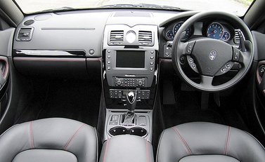 Maserati Quattroporte GT S 8