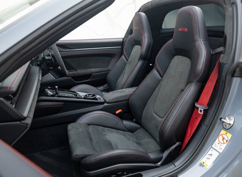 Porsche 911 Targa 4 GTS (992) 22