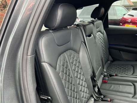 Audi SQ7 4.0 TFSI V8 Black Edition SUV 5dr Petrol Tiptronic quattro Euro 6 (507ps) 28