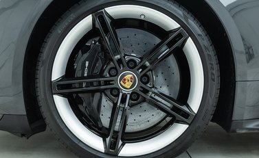 Porsche Taycan TURBO S 33