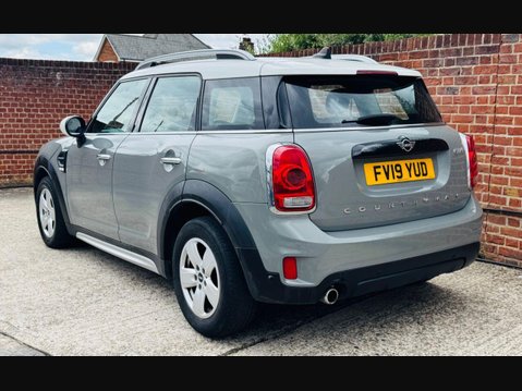 Mini Countryman 1.5 Cooper Classic SUV 5dr Petrol Steptronic Euro 6 (s/s) (136 ps) 7