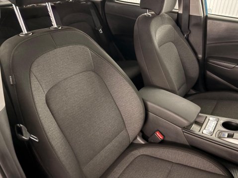 Hyundai KONA 39kWh Premium Auto 5dr (10.5kW Charger) 9