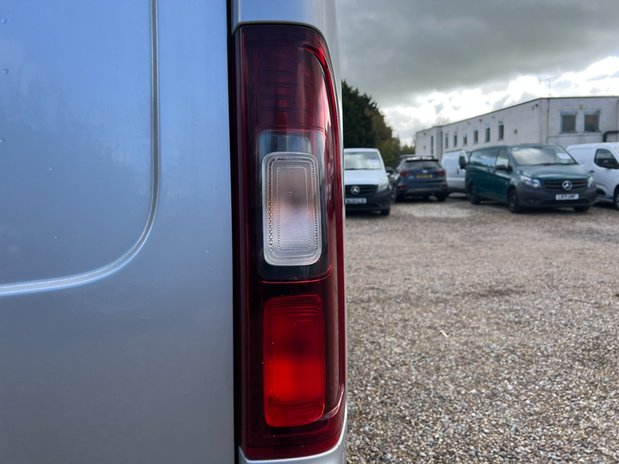 Vauxhall Vivaro SWB Low Roof Sportive 2700 Air Con Sensors Euro 6 NO VAT 23