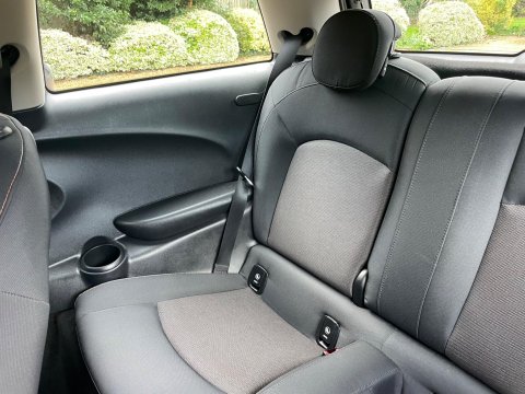 Mini Hatch 1.5 Cooper Hatchback 3dr Petrol Auto Euro 6 (s/s) (136 ps) 32