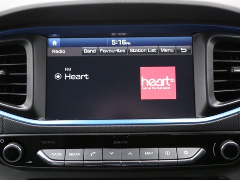 Hyundai IONIQ 1.6 h-GDi Premium SE DCT Euro 6 (s/s) 5dr 15