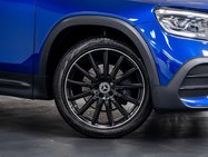 Mercedes-Benz GLB 1.3 GLB 200 AMG Line Premium Plus Night Edition 5dr 4