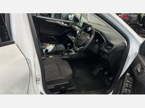 Ford Focus 1.0T EcoBoost Titanium Euro 6 (s/s) 5dr 6