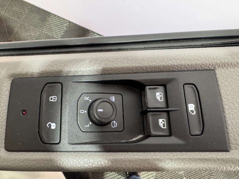 Volkswagen Transporter 2.0 Transporter T28 Highline TDI 12