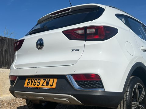MG ZS EXCLUSIVE 18