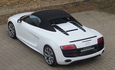 Audi R8 V10 Spyder 11