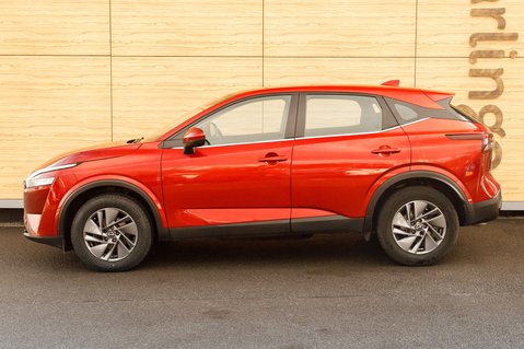 Nissan Qashqai DIG-T ACENTA PREMIUM MHEV 13