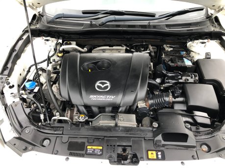 Mazda 3 2.0 SE-L NAV petrol manual 5 door, 1 owner £35 tax, 42,000m 21