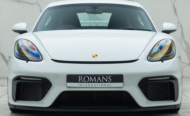 Porsche Cayman GT4 (718) 8