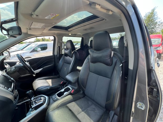 Nissan Navara N-Guard | Auto | 2.3 LT | Dbl Cab | Nav | Sensors | Cam | EURO 6 | NO VAT 24