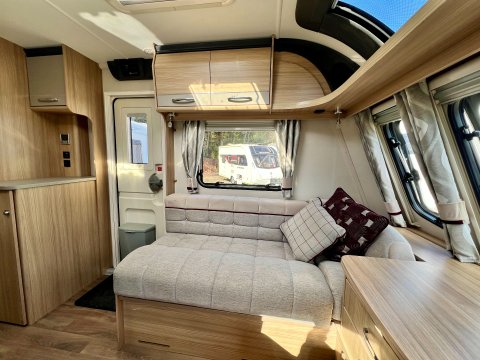 Coachman Pastiche 545 15