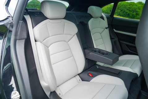 Porsche Taycan 4S CROSS TURISMO 18