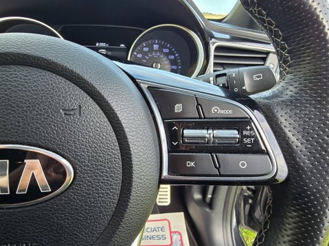 Kia Ceed 1.6 CRDi GT-Line Euro 6 (s/s) 5dr 21