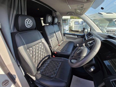 Volkswagen Campervan 36
