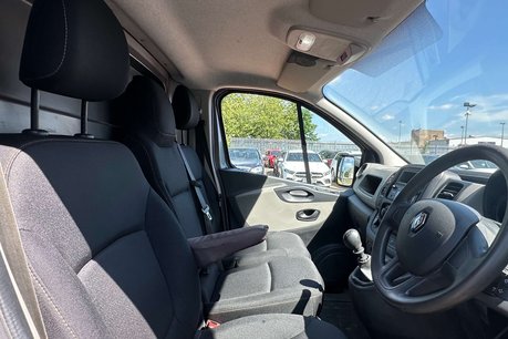 Renault Trafic 1.6 dCi ENERGY 29 Business+ Panel Van 5dr Diesel Manual LWB Standard Roof E 16