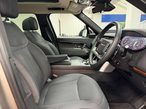 Land Rover Range Rover 3.0 P440e 38.2kWh SE SUV 5dr Petrol Plug-in Hybrid Auto 4WD Euro 6 (s/s) (4 38