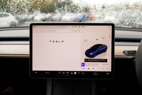 Tesla Model 3 MODEL 3 21