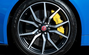 Jaguar F-Type SVR Convertible 10