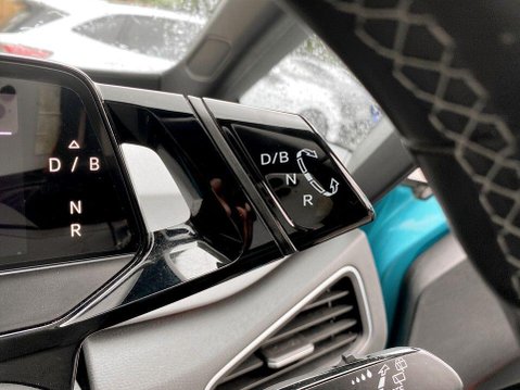 Volkswagen ID.3 Pro Performance 58kWh Family Hatchback 5dr Electric Auto (204 ps) 17