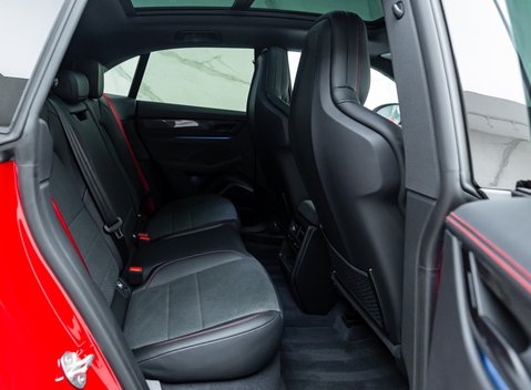 Porsche Macan GTS Electric 16