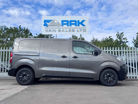 Peugeot Expert 2.0 BlueHDi 1400 Professional Standard Panel Van 6dr Diesel Manual MWB Euro 13