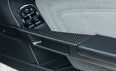 Aston Martin DBS V12 28