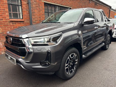 Toyota Hilux 2.4 D-4D Invincible Pickup Double Cab Diesel Manual 4WD Euro 6 (s/s)(150ps)