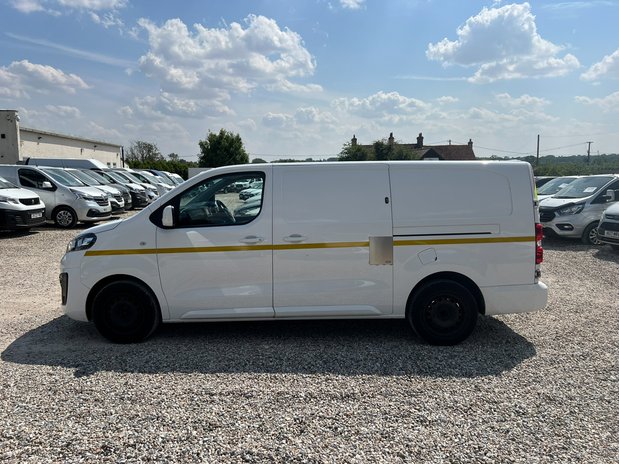 Vauxhall Vivaro LWB L2H1 2900 Sportive 100ps Turbo D Air Con Sensors Cruise Twin Side Doors 1