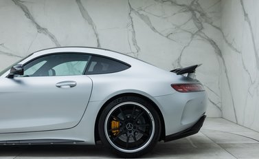 Mercedes-Benz AMG GT R 42