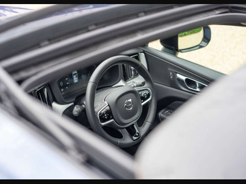 Volvo XC60 2.0 XC60 R-Design T6 Recharge AWD Auto 4WD 5dr 30