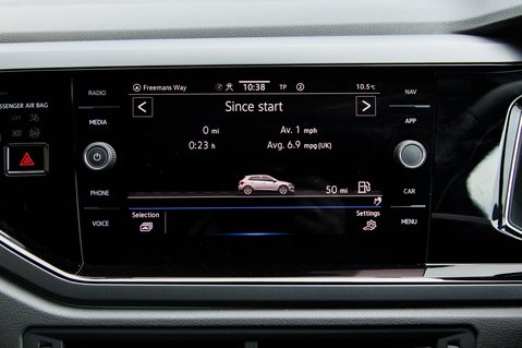 Volkswagen Polo R-LINE TSI DSG 24